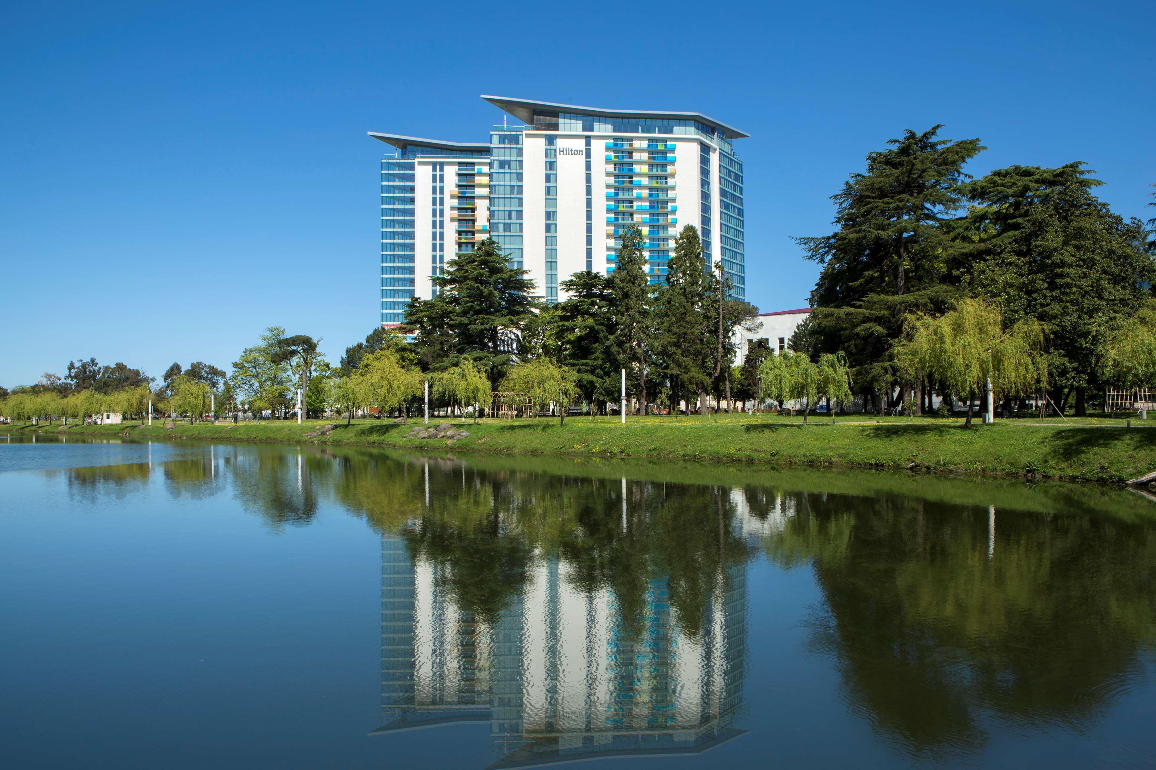 Hilton Batumi Exterior foto The Lakes College