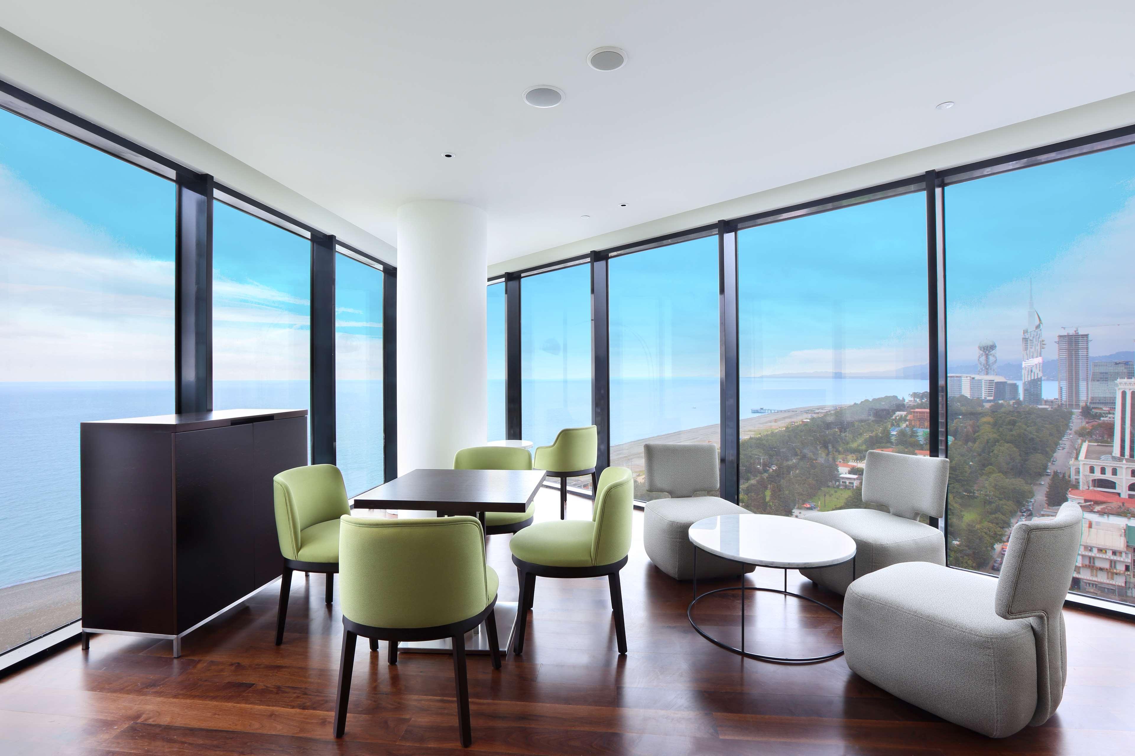 Hilton Batumi Exterior foto The interior of a suite at the Ritz-Carlton, San Francisco