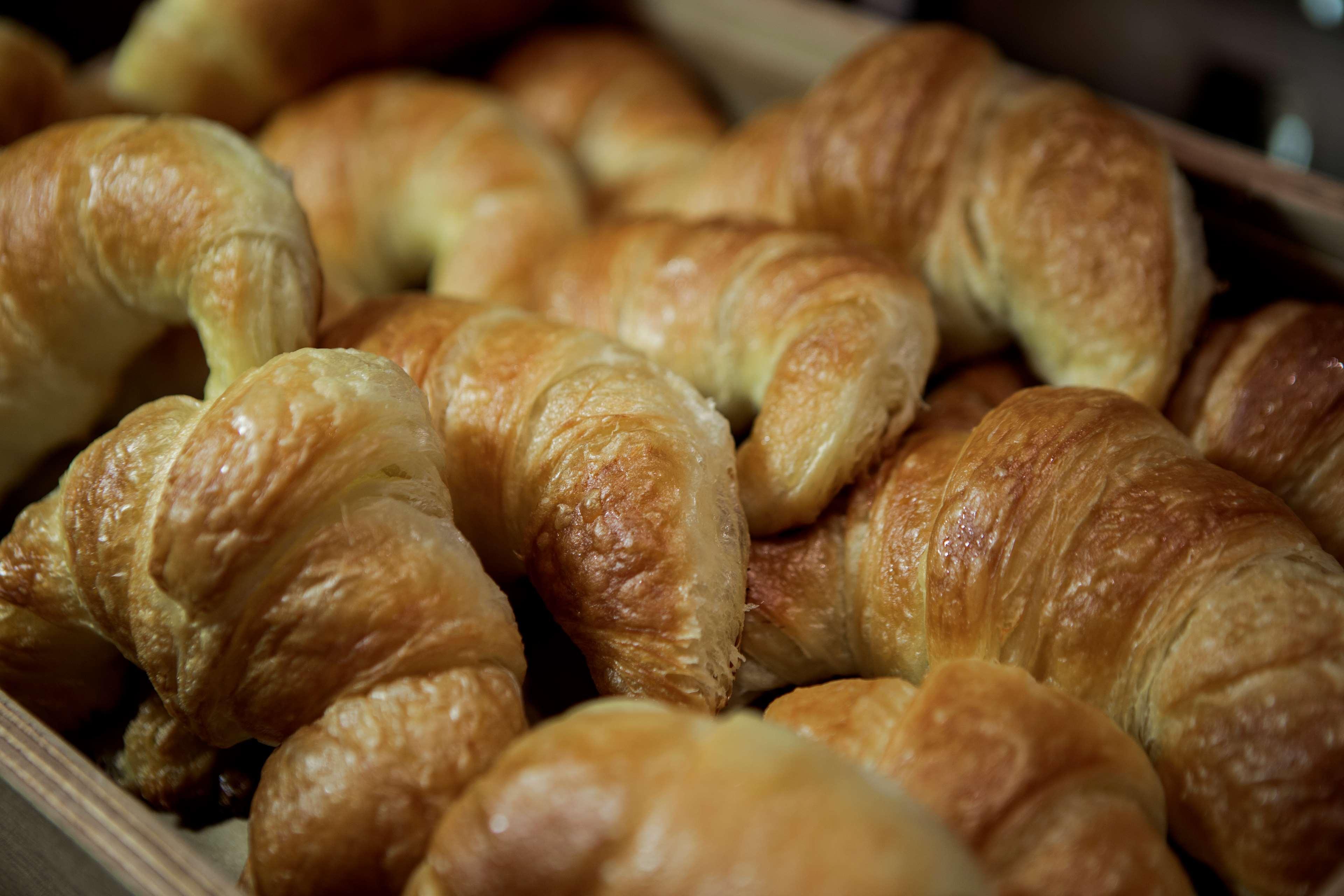 Hilton Batumi Exterior foto Croissants