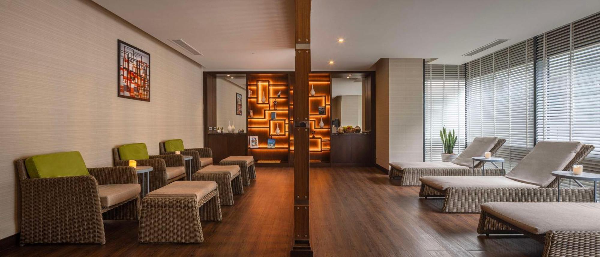Hilton Batumi Exterior foto The spa at the hotel