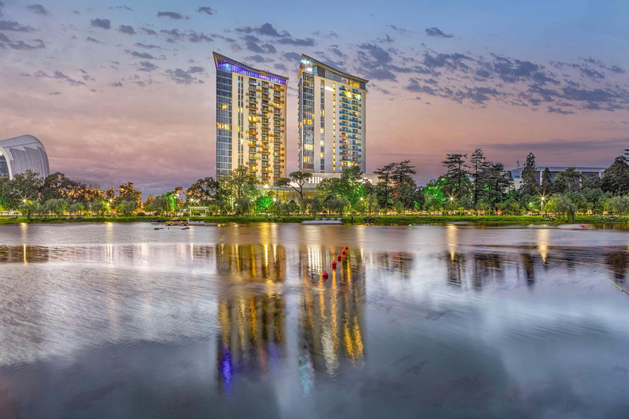 Hilton Batumi Exterior foto The Ritz-Carlton, Lake Las Vegas