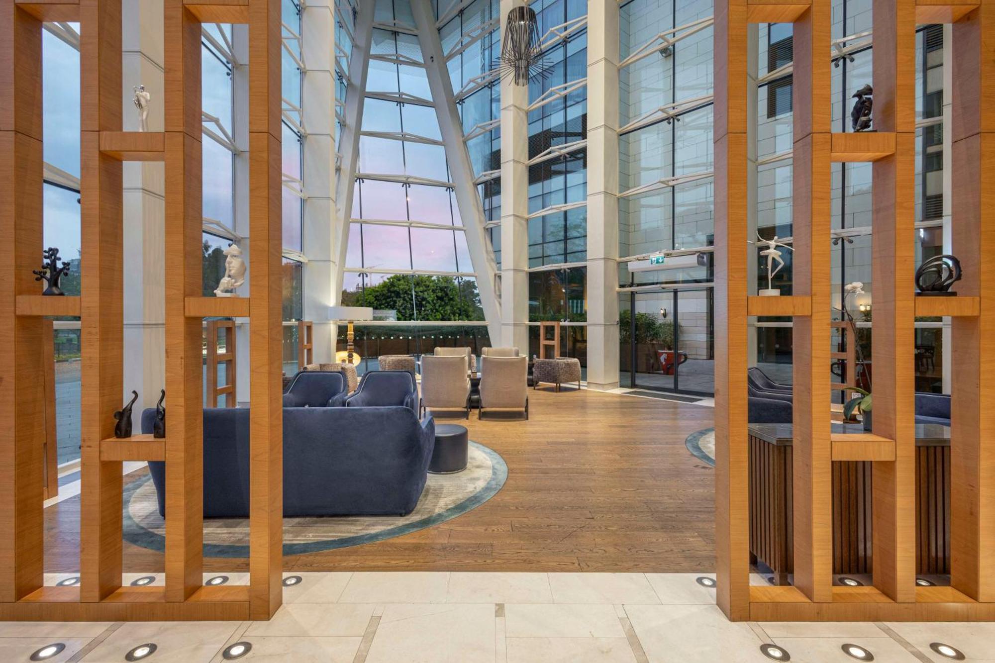 Hilton Batumi Exterior foto The interior of the lounge